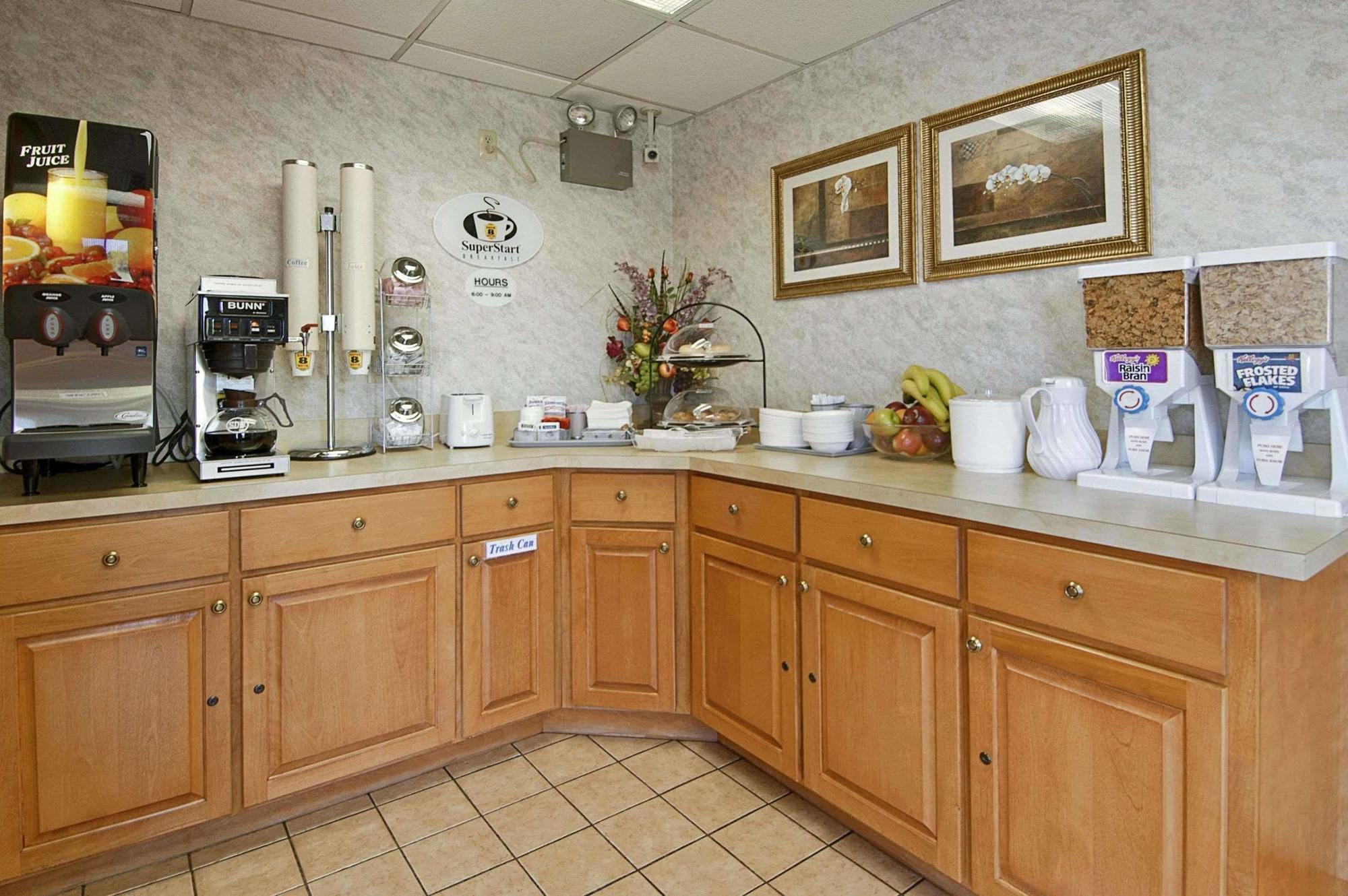 Super 8 By Wyndham Burlington Nc Motel Ngoại thất bức ảnh