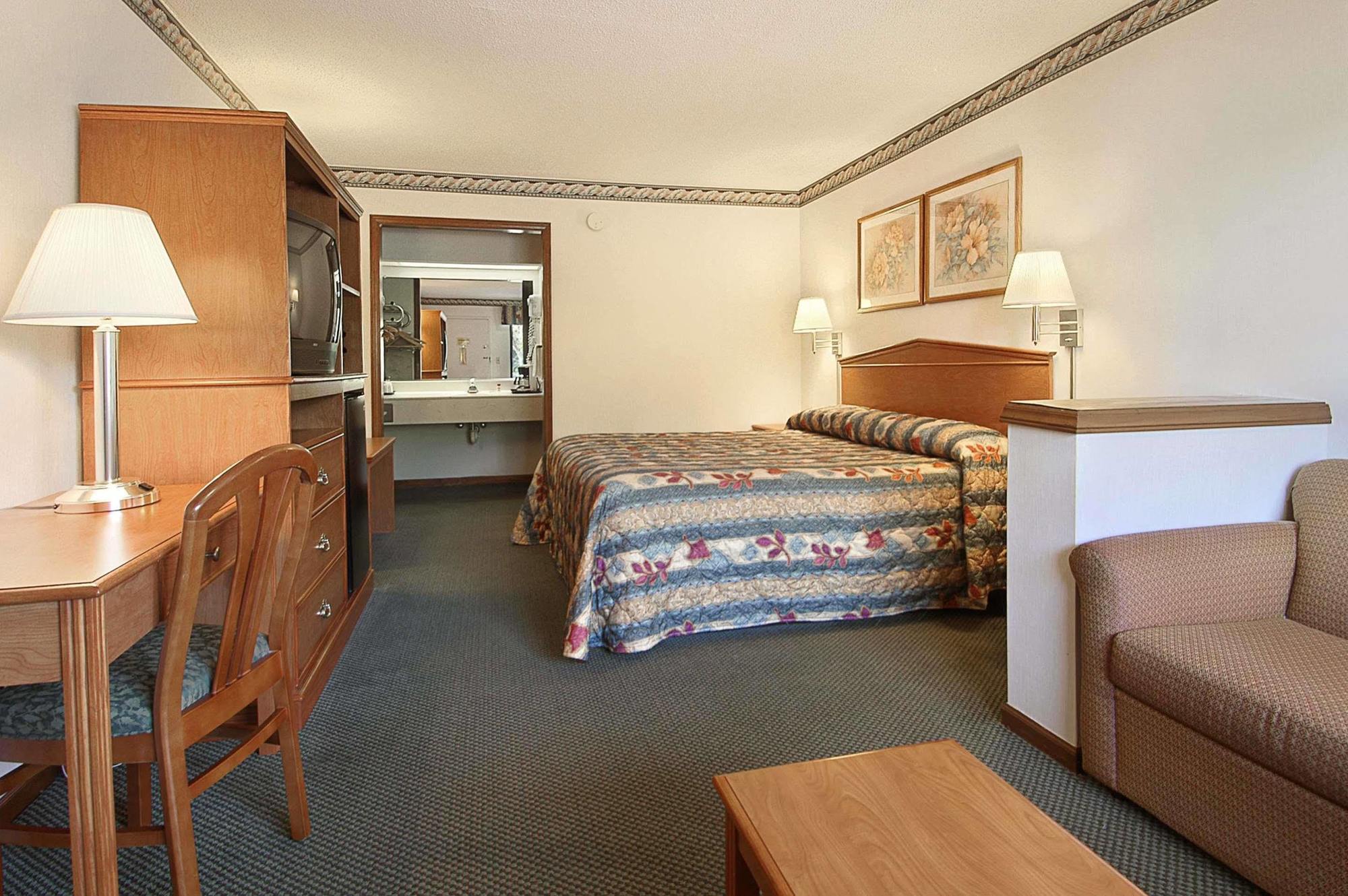Super 8 By Wyndham Burlington Nc Motel Ngoại thất bức ảnh
